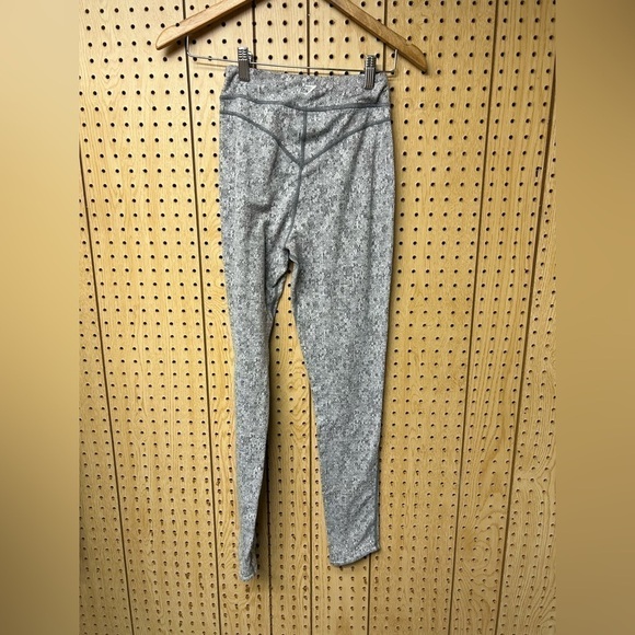 Gymshark Dry Leggings - Picture 2 of 5